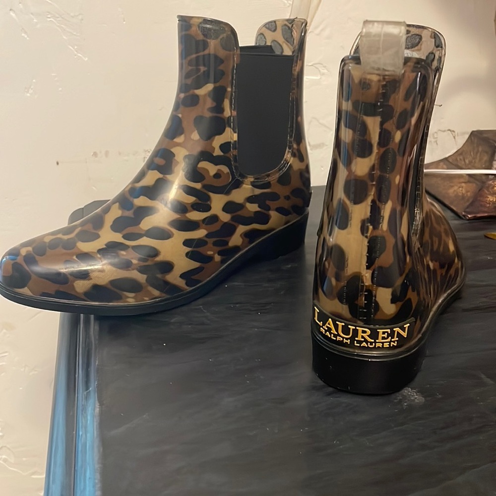 Ralph Lauren leopard print rubber booties - size 6
